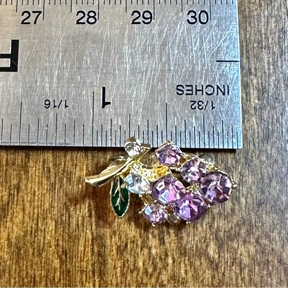 NWOT - Elegant Purple and Gold Grape Cluster Brooch - Picture 10 of 13